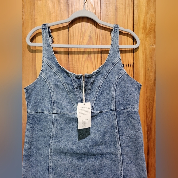 Denim Blue Midi Dress - Picture 3 of 9